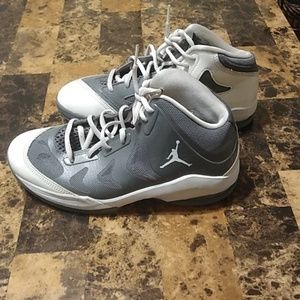 Jumpman youth basketball shoes